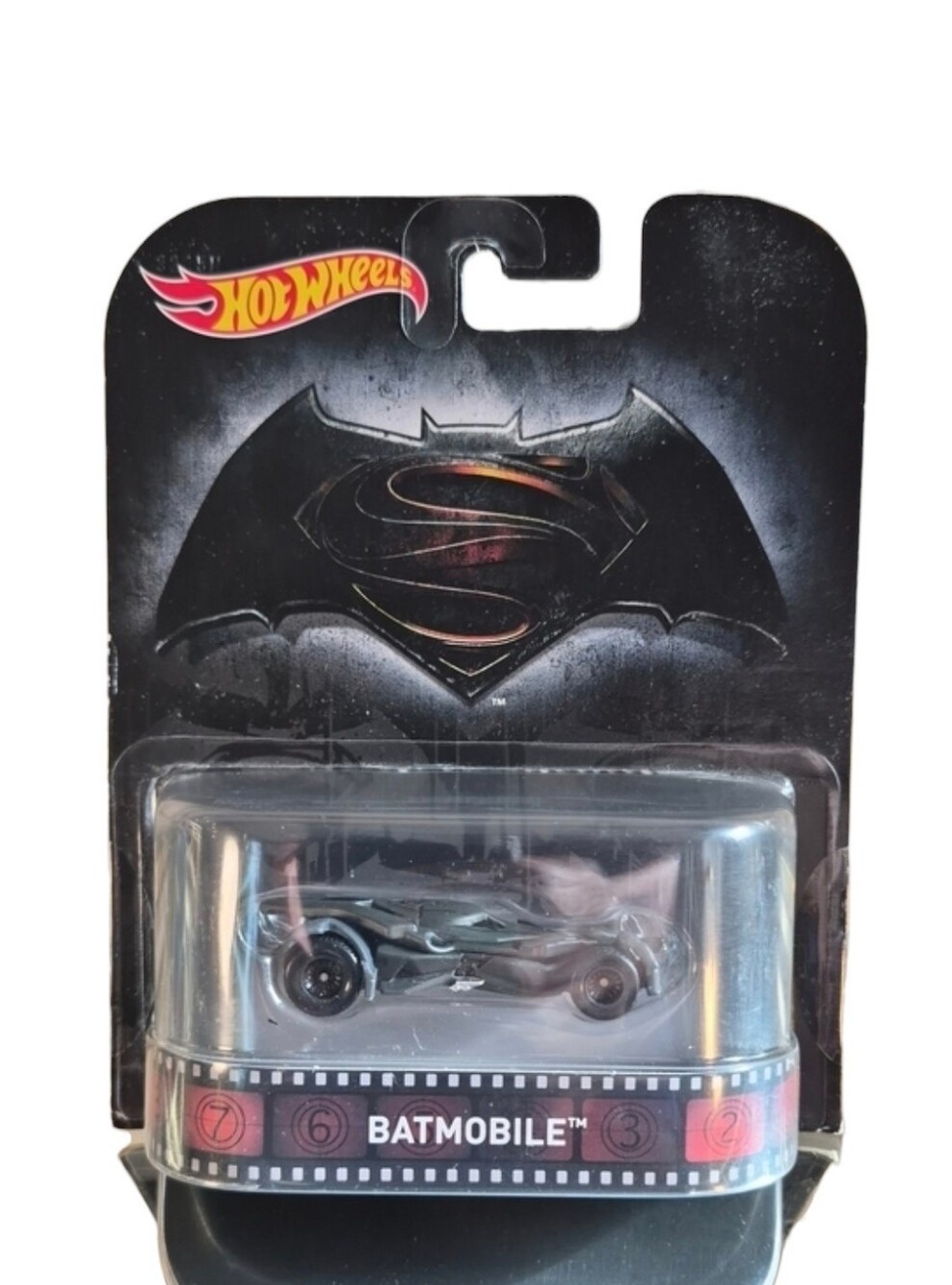 Hot WHeeLs Batman V Superman Batmobile-Dawn of Justice, 1:64, Black.